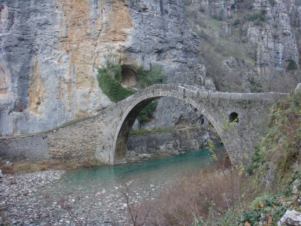 Vikos Hotel Monodendri Exterior foto